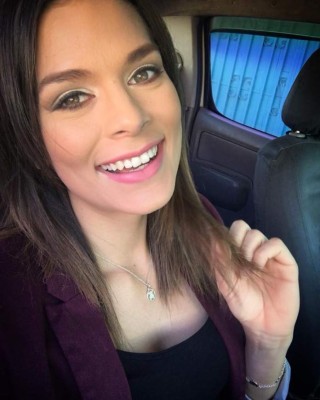 Jennifer Segura, la hermosa periodista tica aficionada al equipo del 'Ro-Ro'
