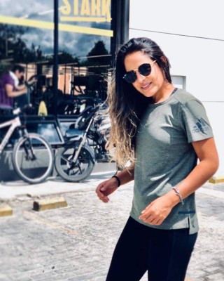 Lina Arciniegas, la hermosa compañera de equipo de la tica Melissa Herrera