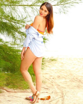 ¡Qué calor! Así fueron las vacaciones de verano de Sirey Morán, la sexy seguidora de Real España