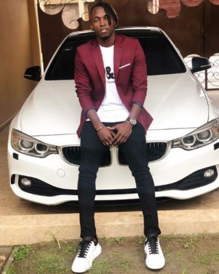 ¡Nueva máquina! Alberth Elis muestra su más reciente auto en redes sociales