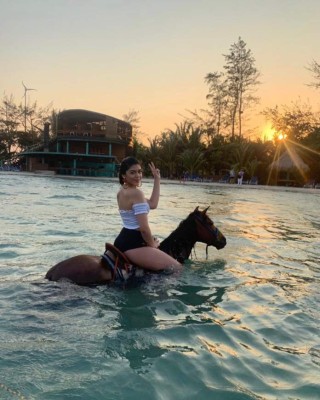 ¡Belleza nacional y extranjera! Playas de Tela y Roatán se inundan de chicas lindas