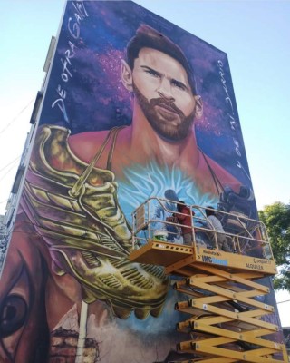 ¡Inmortalizado! El impresionante mural que le hicieron a Messi frente a su escuela en Rosario