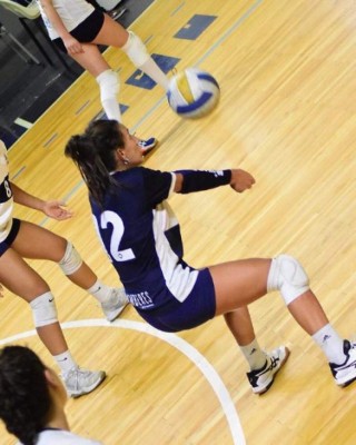 Iara, la bella hija de Pedro Troglio, el técnico del Olimpia