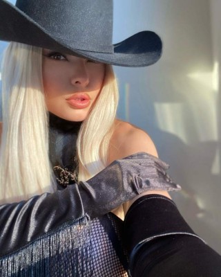 La promesa que le hizo Mayweather a su sexy novia tras correrla de la casa: 'Floyd dejó todo claro'