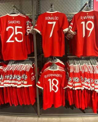 La vida de rico de Cristiano Ronaldo en Mánchester: Su mansión y la petición de la Reina Isabel