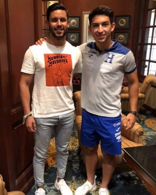 ¡El momento cuando rapan a Rubio! Un vistazo al interior de la Selección de Honduras