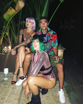 ¡Desenfrenada! Dua Lipa se monta fiestón en Ibiza tras cumplir 23 años