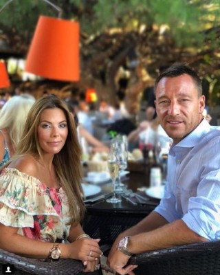 La espectacular esposa de John Terry deslumbra en sus vacaciones en Portugal