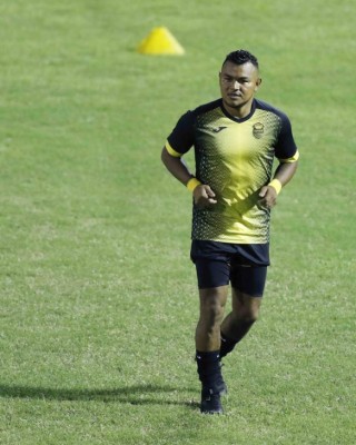 Mercado: Real España y Motagua alistan trueque, compran a legionario y club quiere a Félix Crisanto