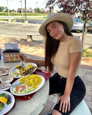 Lana Rhoades expone a una estrella del fútbol: 'Me escribió al Instagram'