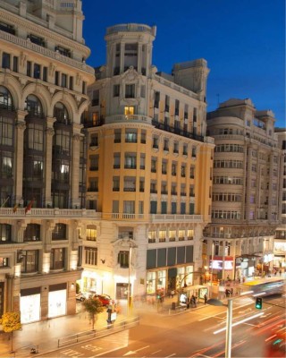 Con regalos en cama: El lujoso hotel de Cristiano Ronaldo en Madrid de 15 millones de euros