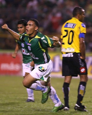 Las imágenes inolvidables de los clásicos entre Marathón y Real España