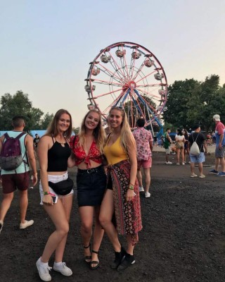 Romell Quioto se estrena como modelo y lo hace junto a una hermosa rubia canadiense