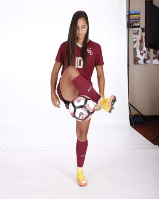 Conocé a Deyna, la hermosa venezolana nominada al premio The Best