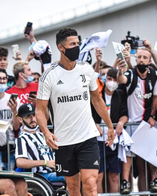 Así fue el regreso de Cristiano Ronaldo a la Juventus: el bonito gesto y locura de los aficionados