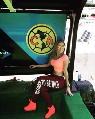 ¡Atención ticos! Nallely Esparza es la bella conductora que apoya con todo al América