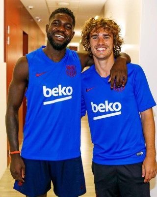Las pruebas médicas, el mate con Dembélé y el emotivo abrazo de Rakitic, así recibieron a Griezmann en Barcelona