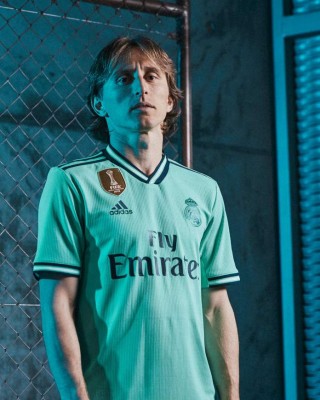 Real Madrid presenta su tercera equipación para la temporada 2019-20... ¡y es una belleza!