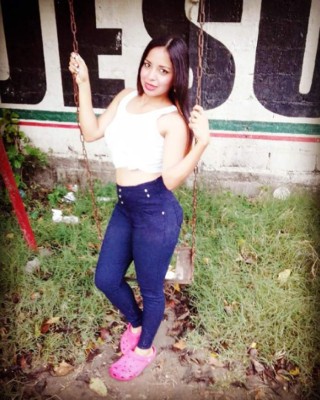 Mallely Dueñas: La sexy futbolista hondureña que es una ruda zaguera