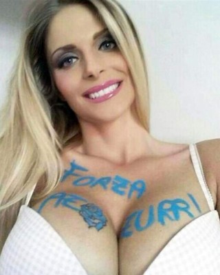 ¡INFARTANTE! Conocé a Francesca Cipriani, la aficionada más sexi de Italia