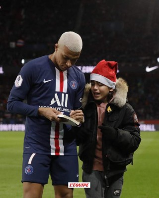 Para ser leyenda no necesitas mucho: El gran gesto de Mbappé con un niño en pleno partido del PSG&nbsp;&nbsp;&nbsp;&nbsp;