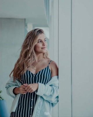 Sara López, la presentadora tica que confesó que no andaría con Gustavo Matosas