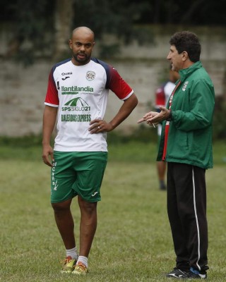 ¿Y Costly? El 11 de Marathón que mandaría Héctor Vargas para enfrentar al Olimpia