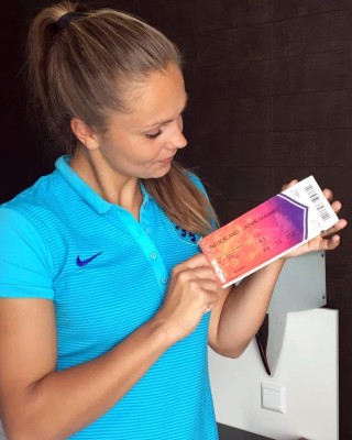 Lieke Martens, la guapa jugadora del Barcelona que fue MVP de la Champions