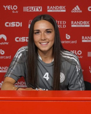 Así es Tara Bourne, la preciosa defensora del Manchester United que enamora en Inglaterra