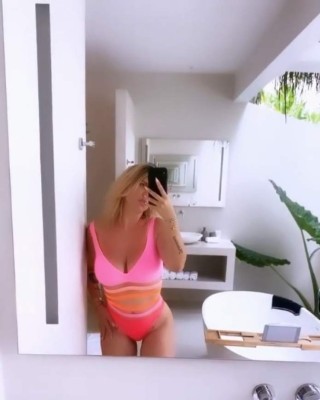 Wanda Nara luce su cuerpazo en las vacaciones navideñas con Icardi en las Maldivas