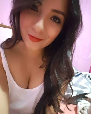 Las mejores 20 fotos de la hermosa periodista deportiva Rosa Alvarado, en Instagram