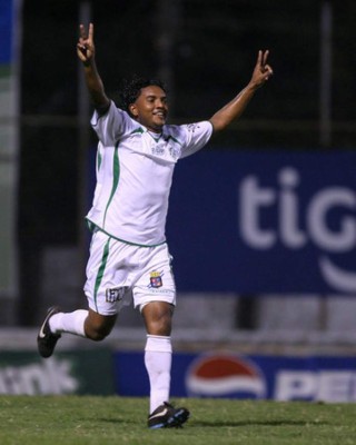 Los 20 jugadores hondureños que creías que estaban retirados y siguen en el fútbol