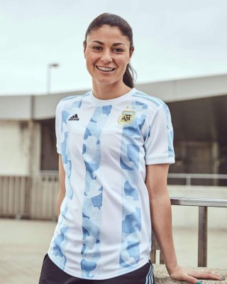 'Parece chaleco de perros': Tildan de horrible la polémica nueva camisa de Messi y Argentina para 2021&nbsp;&nbsp;