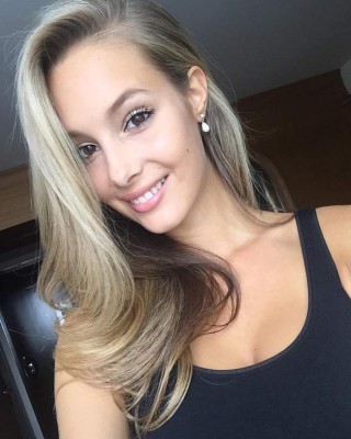 La novia del Graziano Pellé fue la principal atracción en China