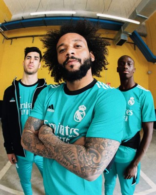 Los aficionados la odian: Real Madrid presenta su tercer uniforme de la temporada 2021/22 entre críticas