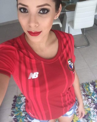 Delany Precilla, la modelo y presentadora panameña que apoya a su Selección