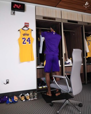 Así fue el homenaje de Los Ángeles Lakers a Kobe Bryant en juego de NBA