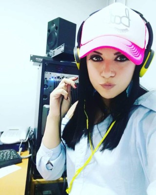 Guapa presentadora de TV hondureña sufre aparatoso accidente de tránsito