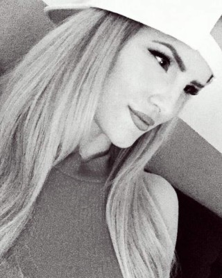 Janina Neoral, la exuberante novia alemana del jugador mexicano Marco Fabian