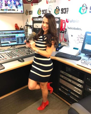 FOTOS: Así es la sexy locutora hondureña que se desnudó por la selección