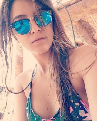 Las fotos más hot de la guapa modelo Gennys Alfaro recibiendo el verano