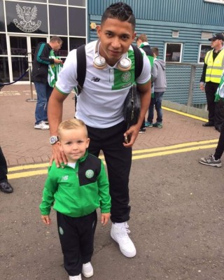 Esta es la vida que llevan Emilio Izaguirre y su bella esposa en Escocia