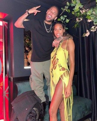 Rumba en París: Así captaron a Neymar y Mbappé en plena fiesta con preciosa modelo francesa