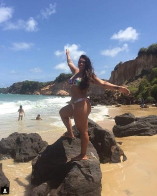 Así es Mónica Faria, la sensual hija de Romario que fue víctima de los hackers otra vez