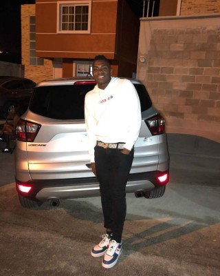 ¡De lujo! Los bonitos automóviles que lucen los jugadores hondureños