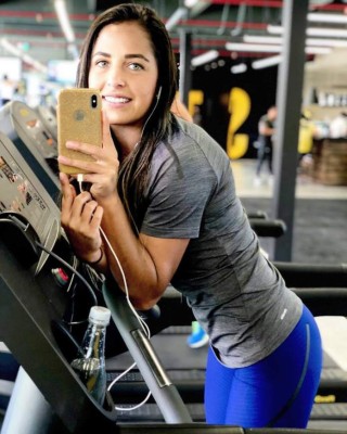 Lina Arciniegas, la hermosa compañera de equipo de la tica Melissa Herrera