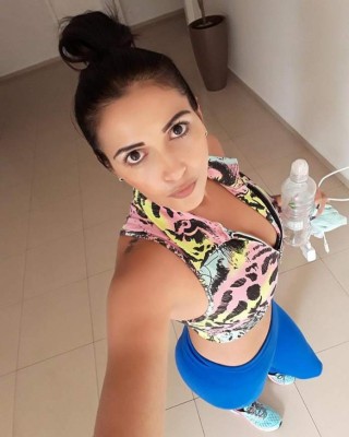 Deh Alves, la ardiente modelo fan de Cristiano Ronaldo y Real Madrid