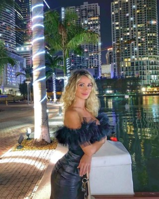 La sexy periodista italiana que quiere tomar cerveza con Cristiano Ronaldo y cenar con un DT