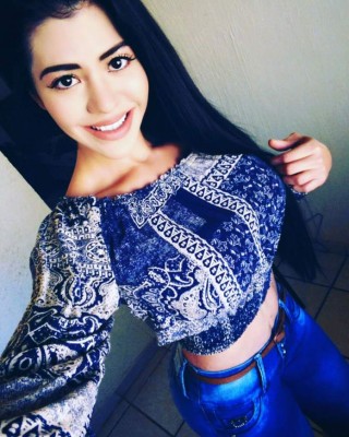 ¡RADIANTE! Así es Francia Hernández, la mexicana que se quitó el busto por su madre