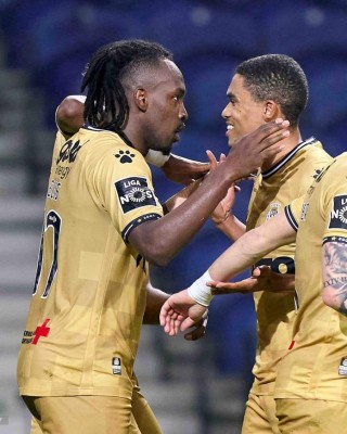 ¡Grítalo Panterita! El festejo de Albert Elis al marcar ante Porto su cuarta gol en Portugal y su duelo ante Pepe